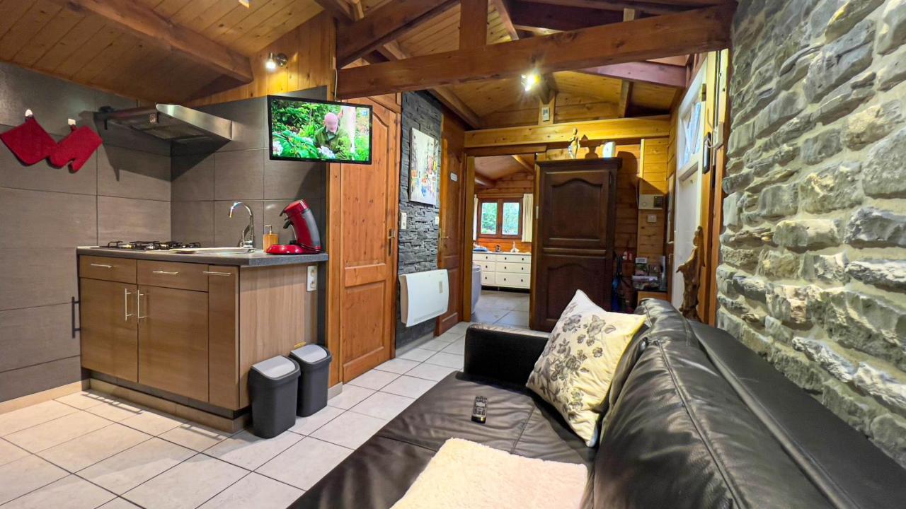 Au Chalet D'Isa Havelange Exterior photo